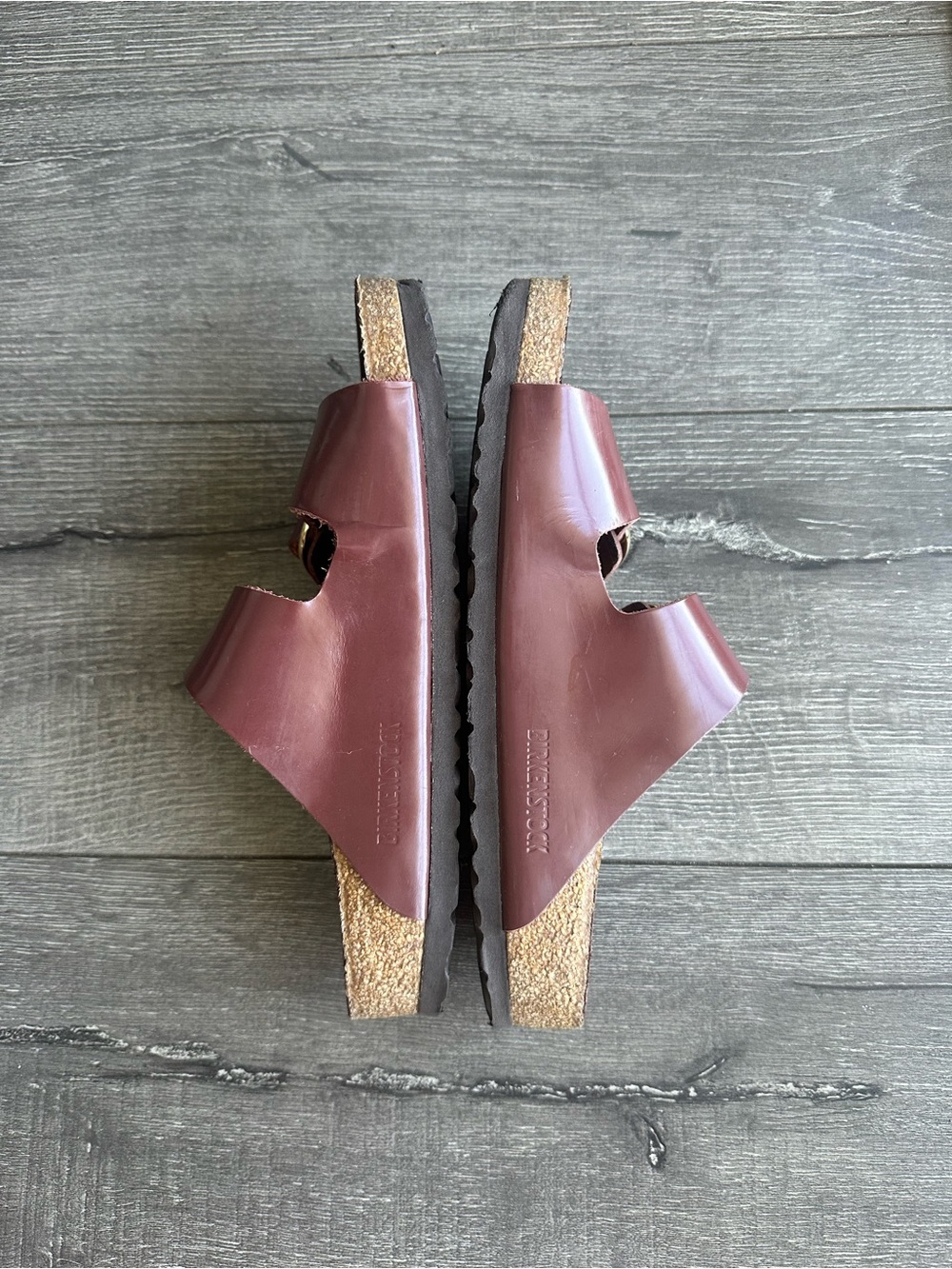 Birkenstock Arizona Double-Strap Sandals in Chestnut Brown with Gold Buckles - Picture 2 of 6